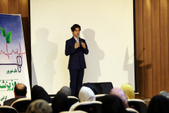 سخنرانی درباره پیشگیری از بیماریهای قلبی عروقی در خانه سلامت شهرداری تهران توسط دکتر اکبر نیک پژوه